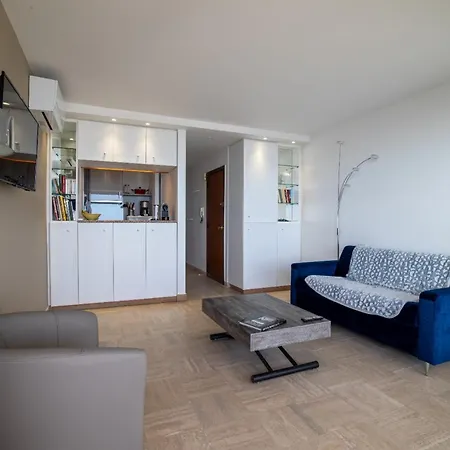 Beautiful With Sea View Perfect For Holidays And Festivals דירה